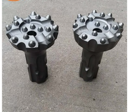 气动滚压式钻头